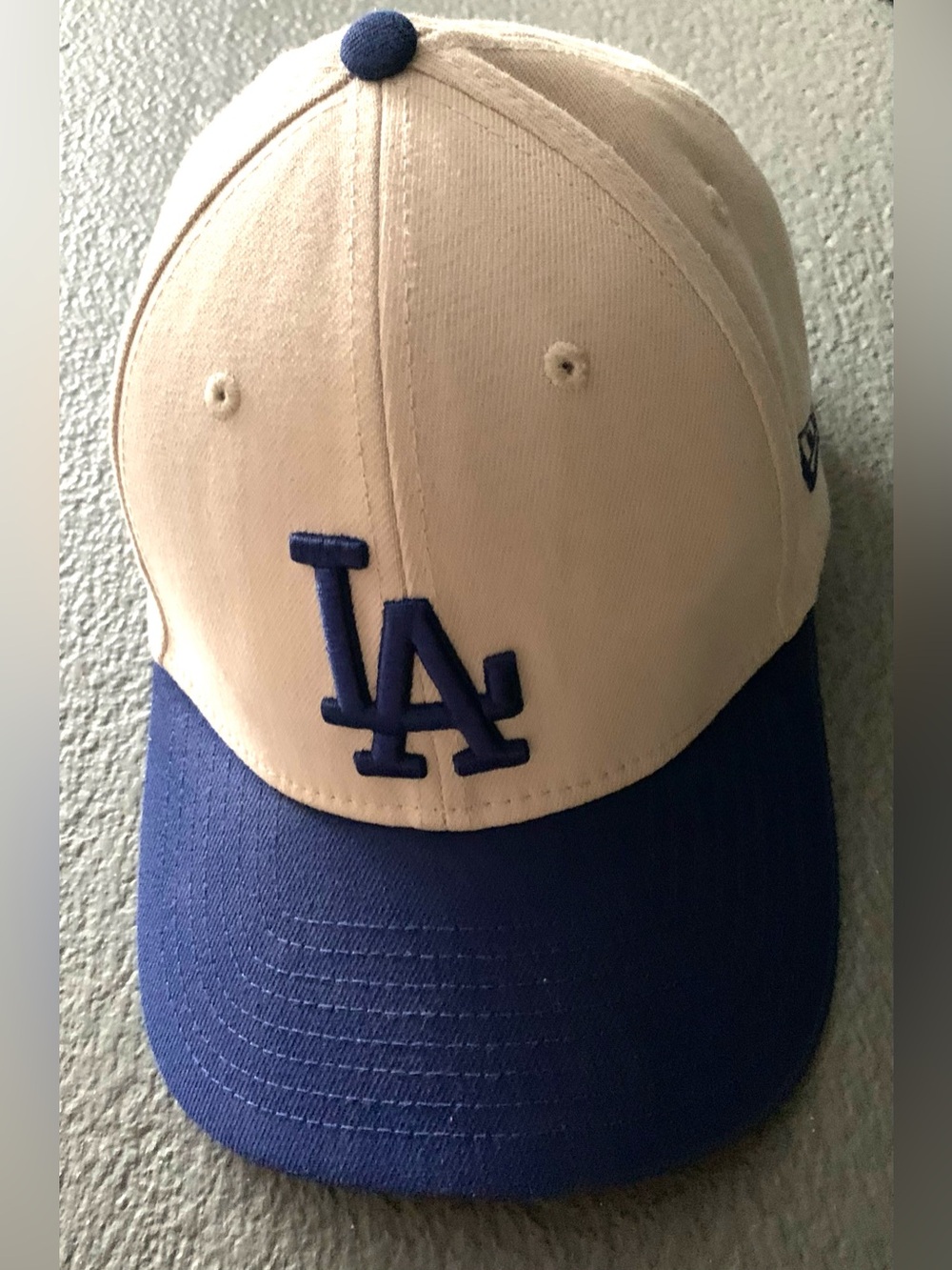 New Era   39 Thirty LA Dodgers Two-Tone Cap - Cream & Blue size S/M